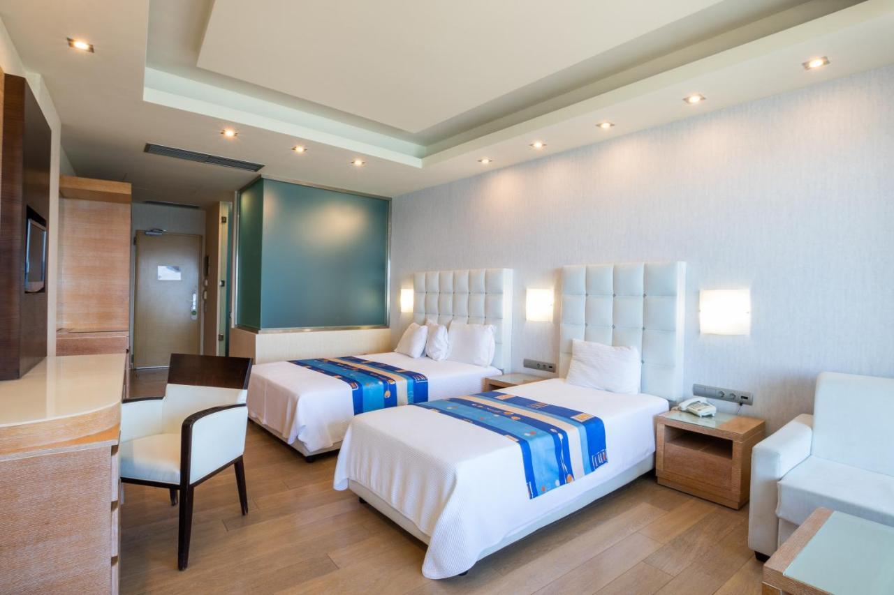 Konstantinos Palace Karpathos Esterno foto